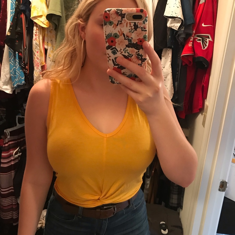 Yellow Top - Picture 2 of 2